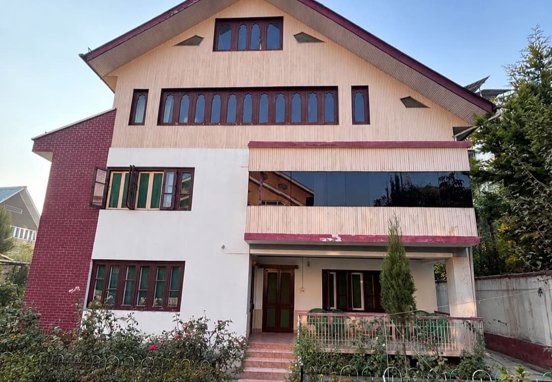 3 BHK house in Rajbagh - Kashmiri Realtor